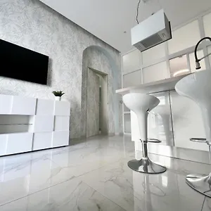 https://the-house-of-evelyn.sicilyhotelsitaly.net